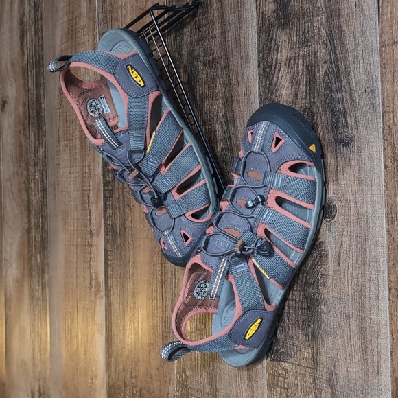 Keen Clearwater CNX Sandals • Size 9.5 • Raven / Tortoise Shell - Picture 1 of 16
